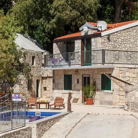 Klara Villa *